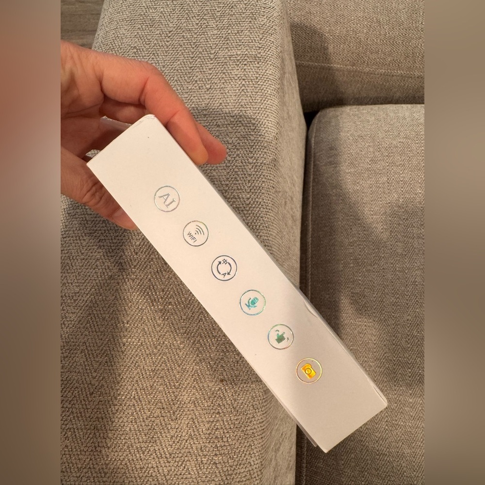 Smart Voice Translator, Realtime 2 Way Translation, 2.4 Inch 138 Languages - Picture 4 of 5